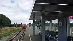 Вид на платформу в сторону Ржева. На путях рельсовый автобус РА1