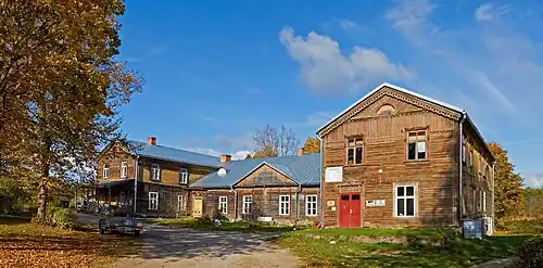 Главное здание в 2011 году