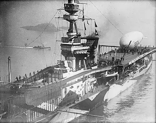 Дирижабль типа SSZ на борту авианосца HMS Furious, 1918 год