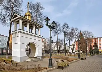 Колокольня на территории храма