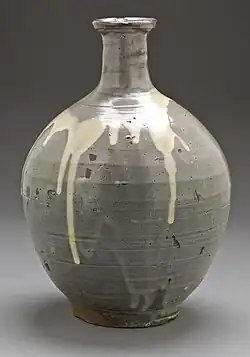 Бутылка для саке, стиль карацу[англ.]