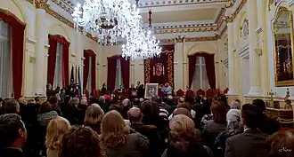 В зале заседаний