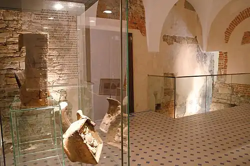 Зал с рыцарем - лапидариум