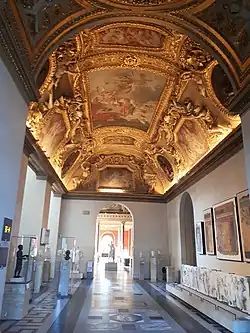 Общий вид на Большой салон