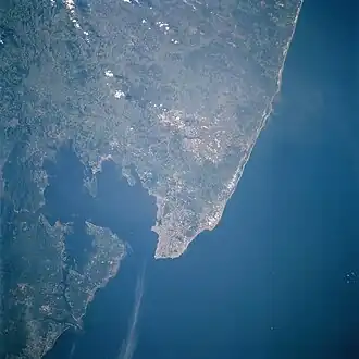 Залив Тодуз-ус-Сантус и город Салвадор, апрель 1997 года