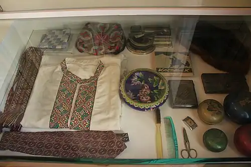 Экспонаты музея. Личные вещи Самеда Вургуна