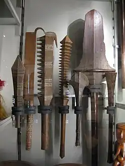 Украшенные палицы