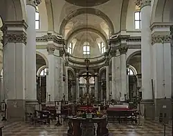 Интерьер. Вид на апсиду