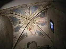 Остатки древних фресок