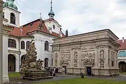 Двор монастыря