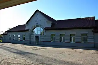 вокзал станции Себеж со стороны привокзальной площади, 2018 г.