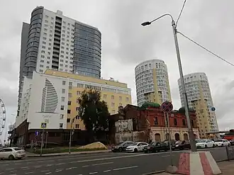 ЖК «Парус» и пустырь на месте дома Чардымова, август 2023 года