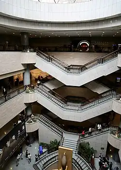 Вестибюль Шанхайского музея на Народной площади.