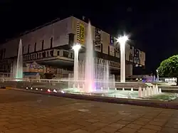 Фонтаны возле ХАТОба