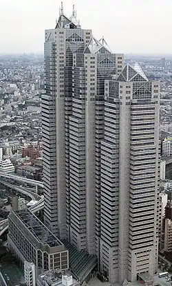 Shinjuku Park Tower (1994)