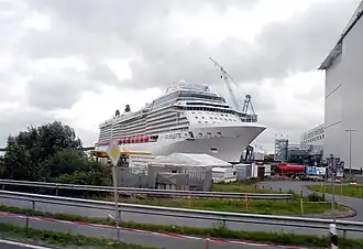 Celebrity Silhouette на верфи в Германии