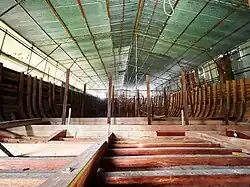 Постройка судна на местной верфи