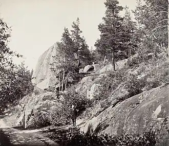 Валун «Сахарная голова» в парке. Фото конца XIX века