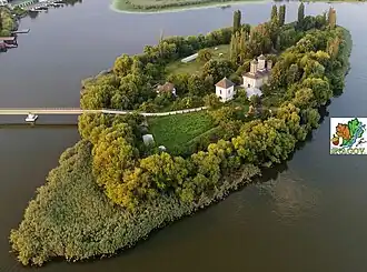 Вид на монастырь с островом