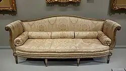 Диван «а ла тюрк» для гостиной Марии-Антуанетты в Версале. 1779. Проект Ж. Гондуэна, резьба П.-Э. Бабеля