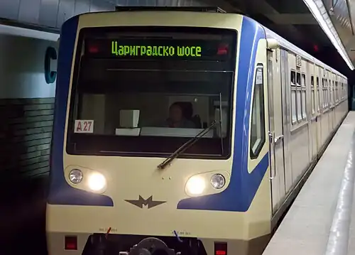 Электропоезд 81-740.2/741.2 в бежево-синей окраске