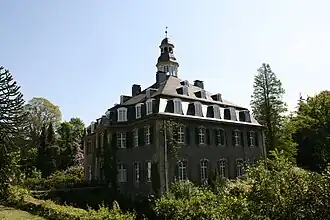 Водный замок Хаккхаузен в Золингене.