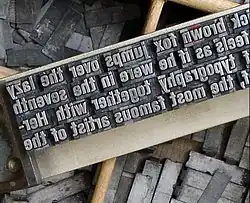 Набранные литеры на верстатке