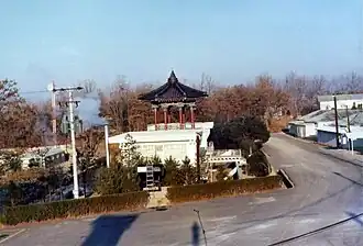 «Дом Свободы» и ряд других зданий от «Дома Свободы» в 1976 году.