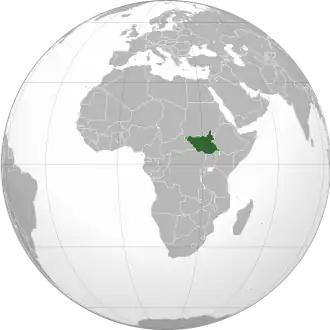 Южный Судан выделен тёмно-зелёным, спорные территории — светло-зелёным