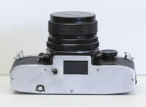 Нижняя панель с батарейным отсеком