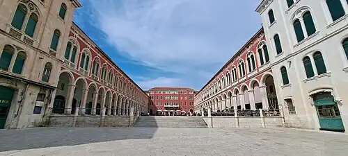 Площадь Республики (Прокуративе)