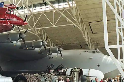 Носовая часть самолёта Spruce Goose