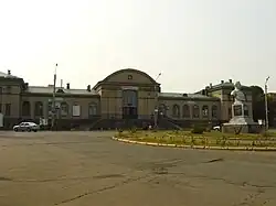 Площадь станции Бахмут. Памятник Артёму