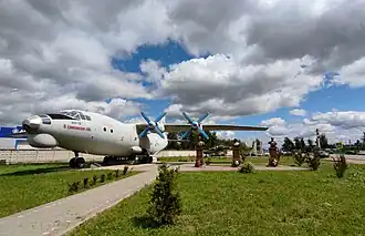 Площадь перед въездом на аэродром Ермолино с выставкой авиатехники и мемориалами известным авиационным деятелям
