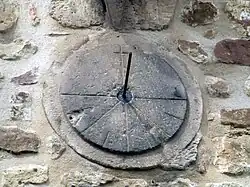 Часы на стене Михаэльскирхе[нем.], Фульда, ок. 820 года