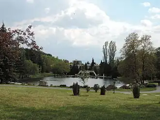 Вид на озеро в парке