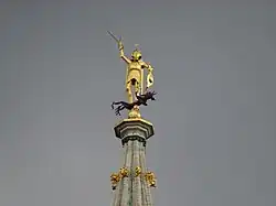 Статуя архангела Михаила