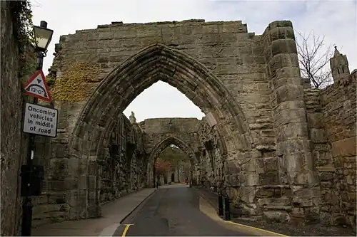 Вход на территорию собора