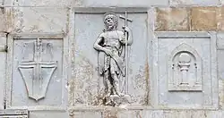 Святой Иоанн Креститель. Рельеф фасада собора Пьетросанта