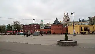 Вид на современную застройку Заиконоспасского монастыря со стороны Площади Революции