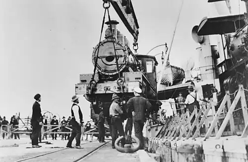 Выгрузка паровоза класса С17, 1927 год