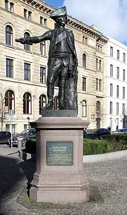 Памятник фельдмаршалу фон Кейту. Берлин, бронзовая копия, наши дни.