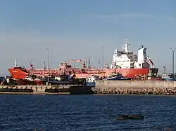 «Sten Bergen» в порту Мийдуранна