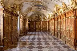 Монастырская библиотека