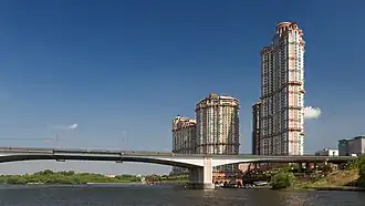 Строгинский мост и жилой комплекс «Алые паруса»