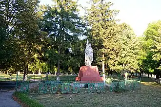 Памятник советскому воину