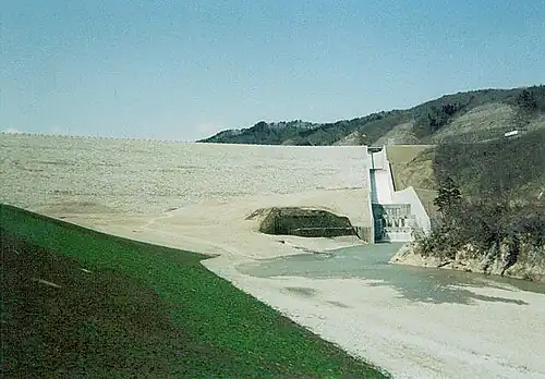 Плотина Сурикамигава, завершена 25 сентября 2005 года