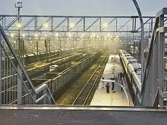 Вид на составы с пешеходного моста, 2017 год