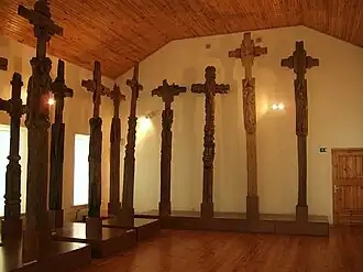 Экспозиция крестов Свирскиса в Музее Кедайняйского края (Кедайняй)