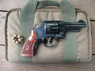 Револьвер S&W Model 22 Thunder Ranch с установленной рукояткой Tyler "T" Grip
